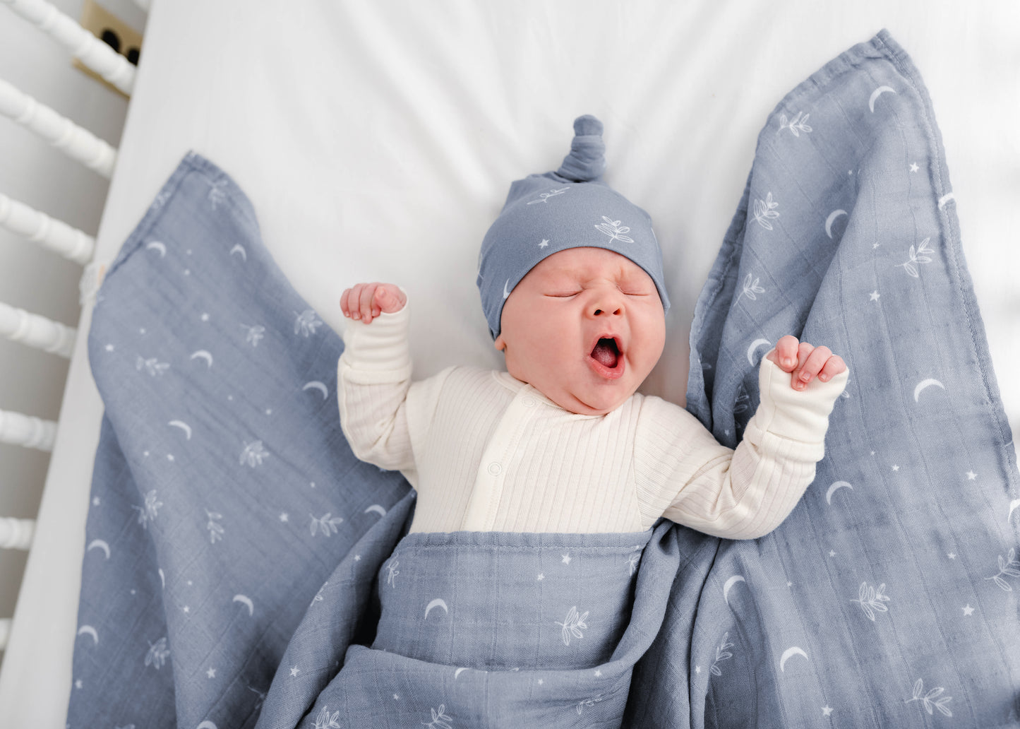 Organic Muslin Swaddle Set with Matching Beanie and Bow, Moon Blue