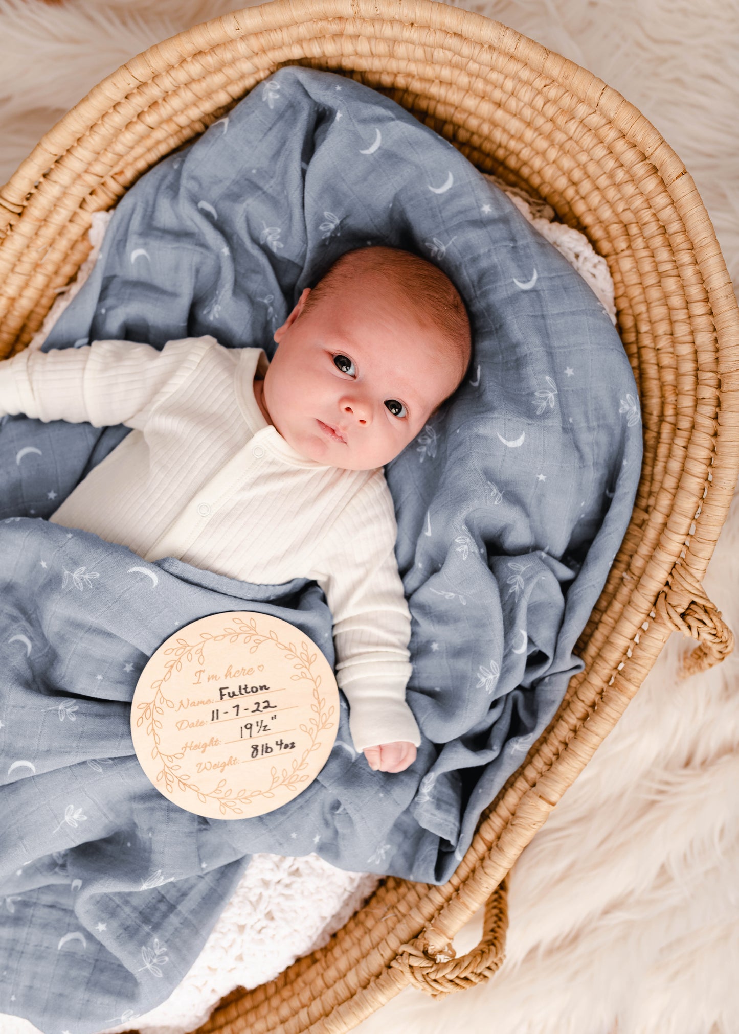 Organic Muslin Swaddle Set with Matching Beanie and Bow, Moon Blue