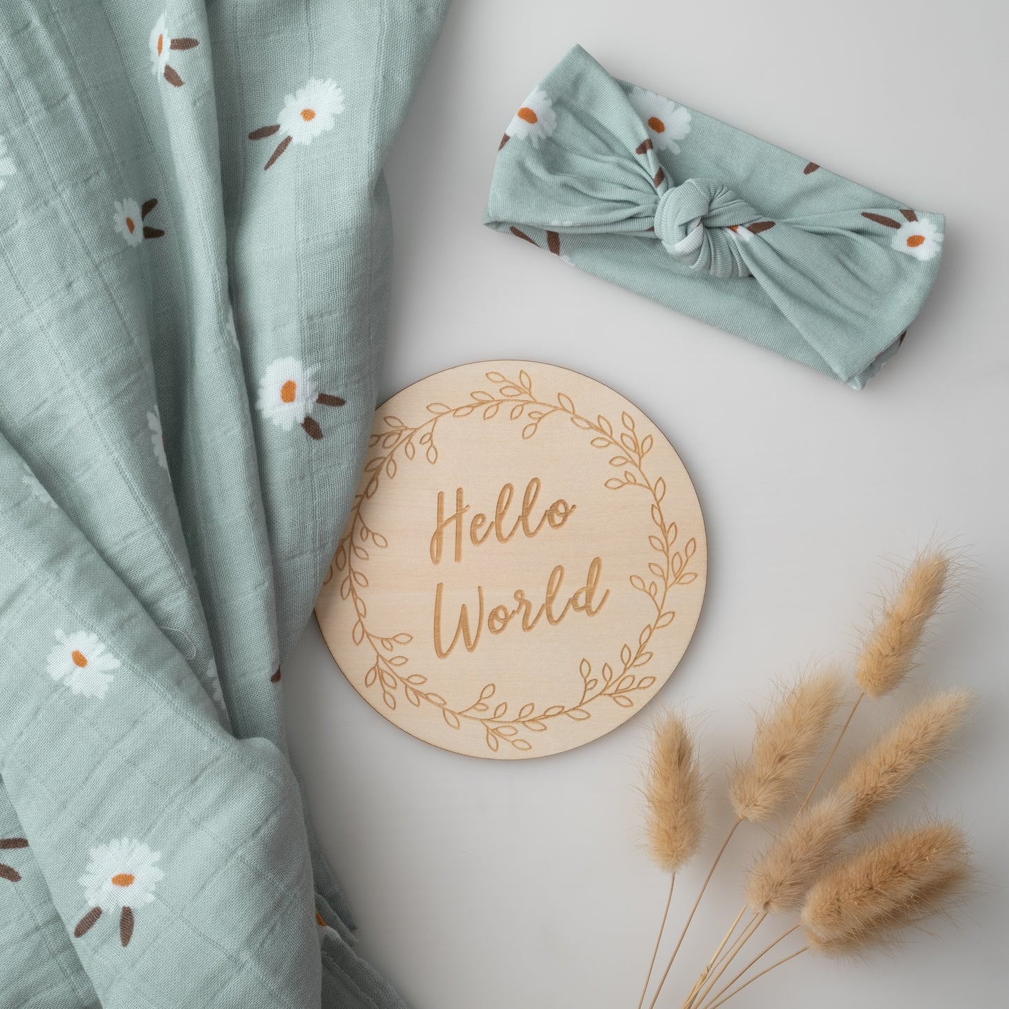Organic Muslin Swaddle Set with Matching Bow, White Daisy